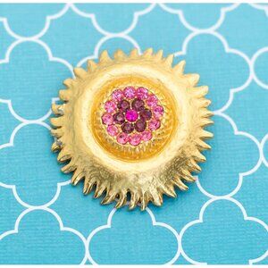 Vintage Gold Tone Sun Brooch- R29